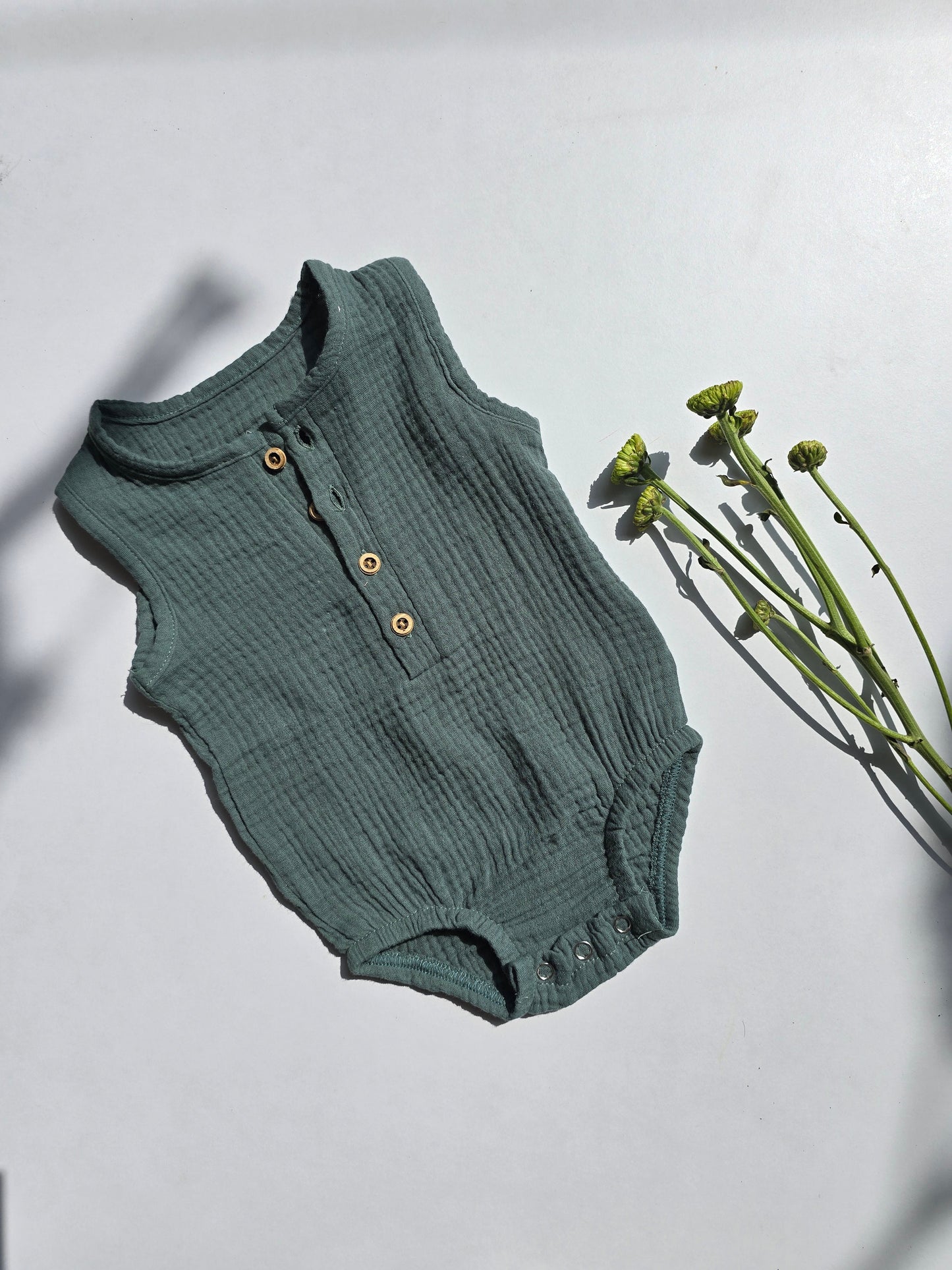 Zidsummer Muslin wooden button romper