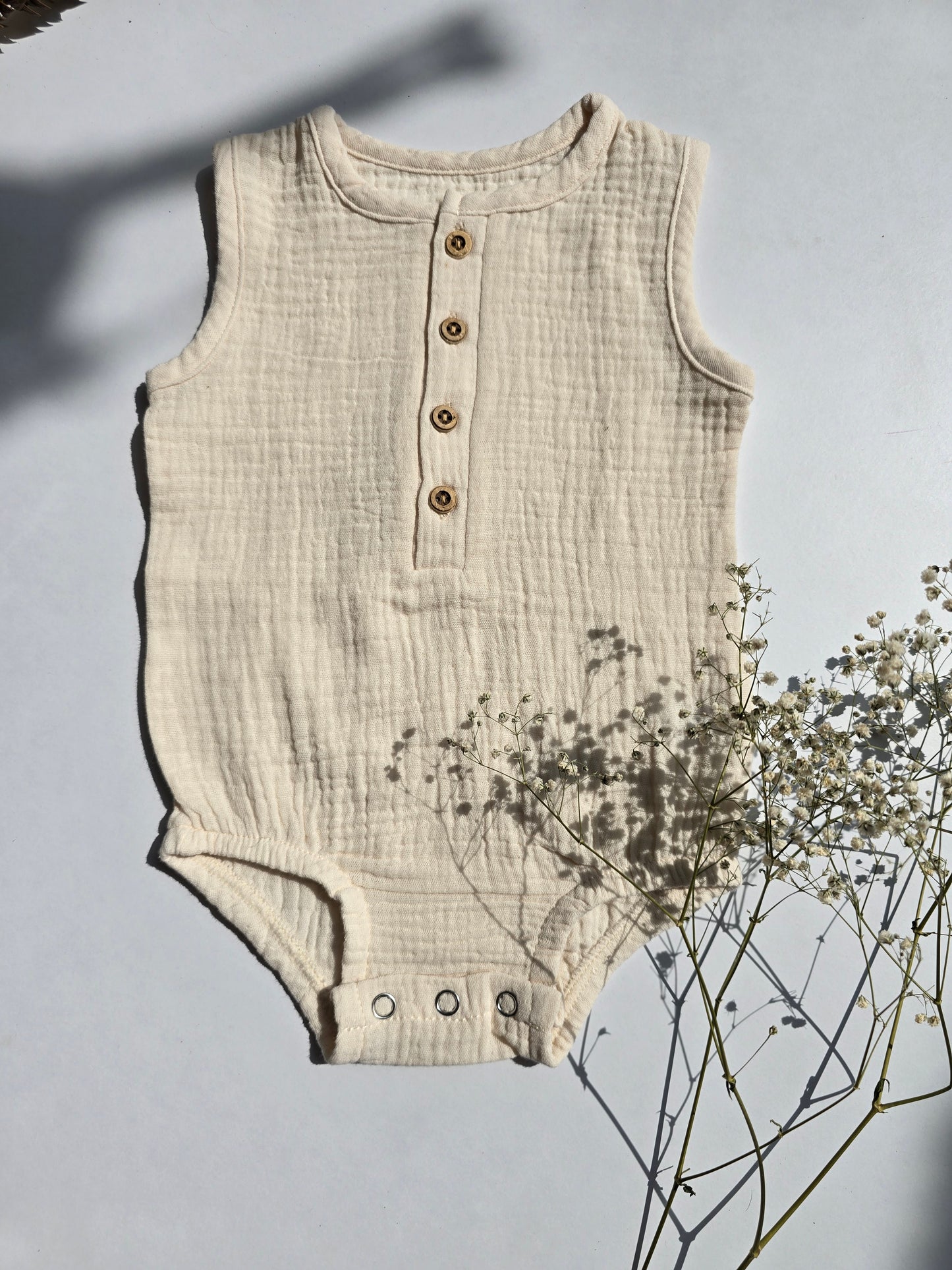Zidsummer Muslin wooden button romper